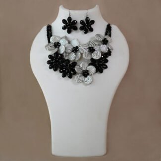 Mother Pearl Garnet Necklace