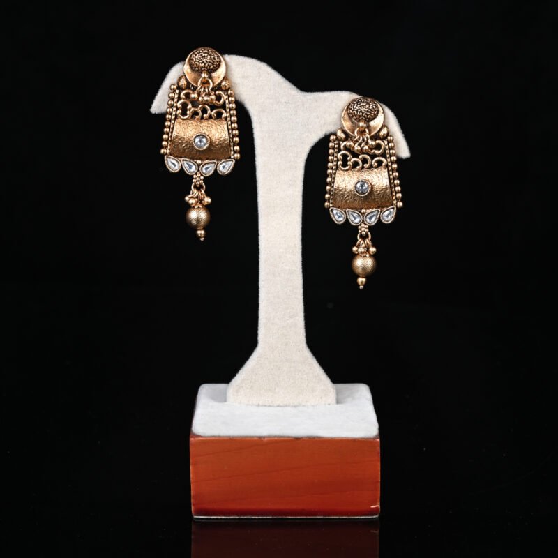 High Gold kundan Short Necklace