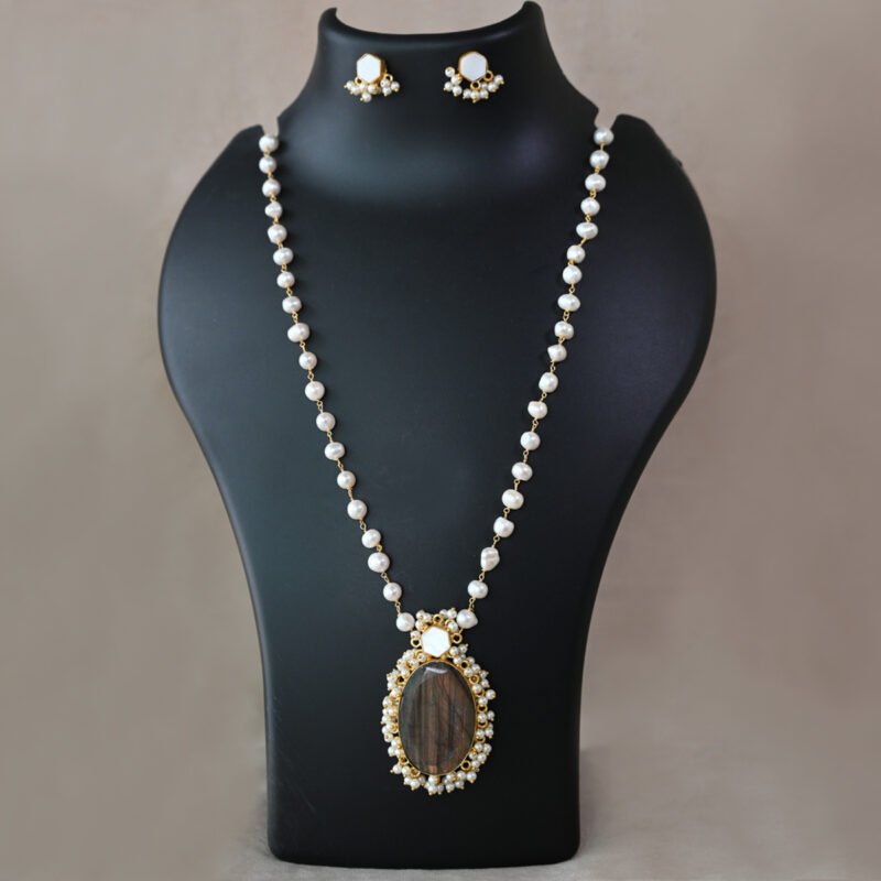 Fresh Pearl Long Necklace
