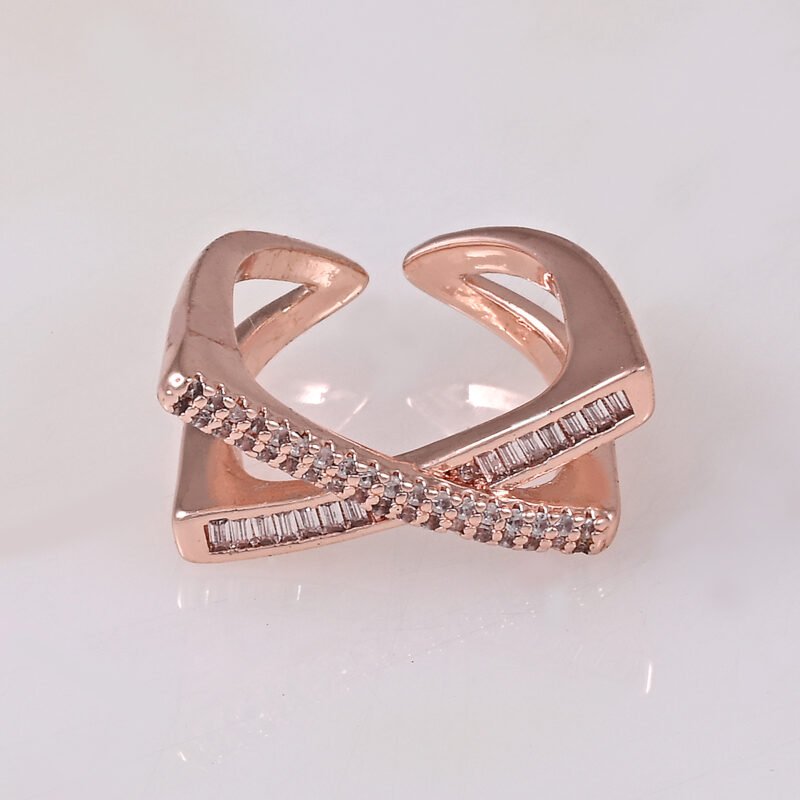 Rose Gold Crossover Finger Ring
